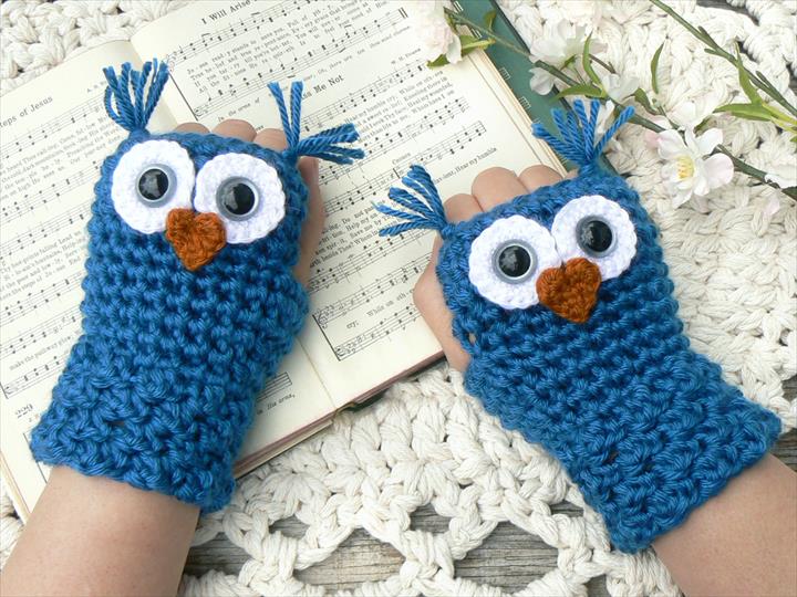 Owl-crochet-fingerless-gloves