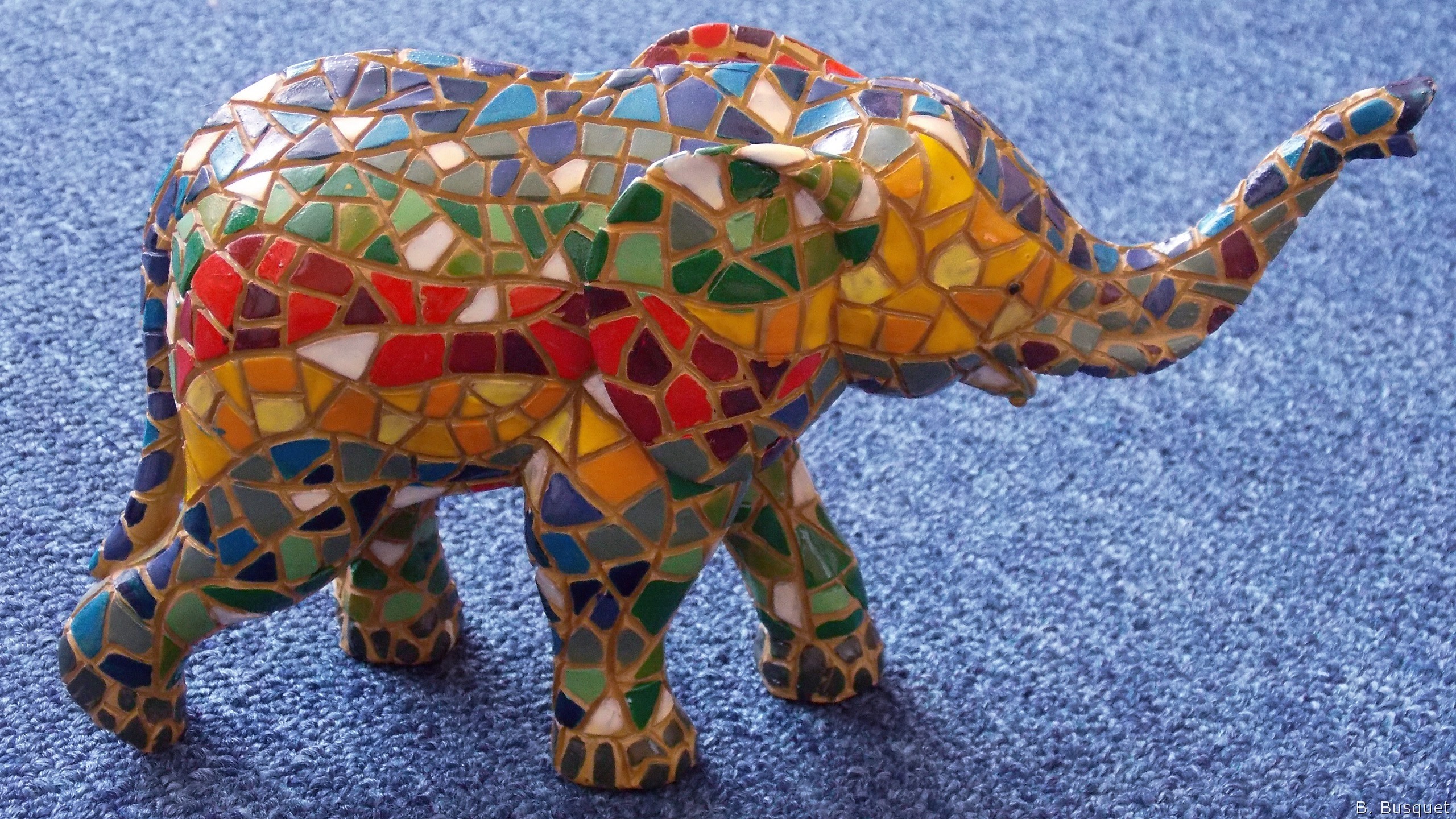 HD-wallpaper-with-colorful-mosaic-elephant