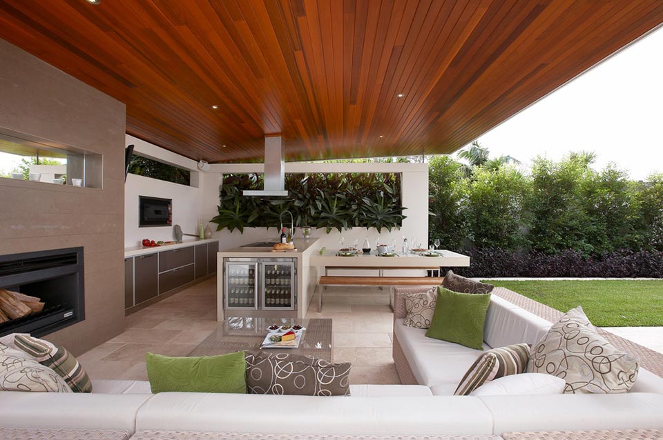 Covered-outdoor-kitchen-with-a-remarkable-polished-ceiling-