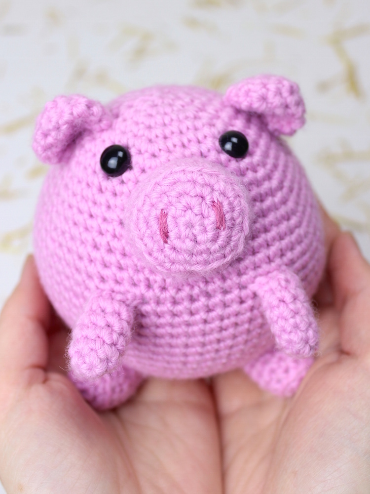 Puffy-the-little-pig-amigurumi-crochet-pattern-by-Tremendu-3