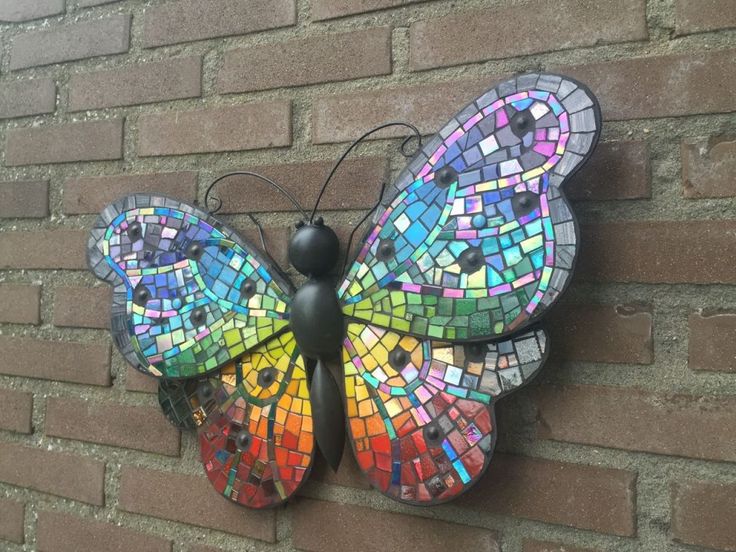 9f1fd5a4a62f7418c3fccc4ca9a43dc4--butterfly-mosaics-butterfly-art