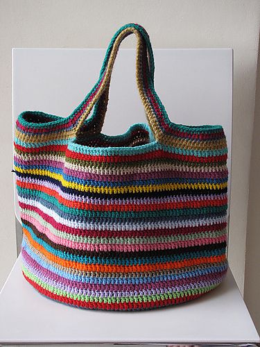Crochet-Patterns-Bag-The-Lucy-bag-pattern-from-Attic-24.-I-like-the-handles-on-this-one.-Great-projec