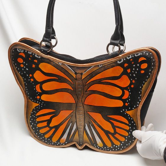 a4fcc16eb5ecf493bdc2e0ff17b456e3--butterfly-bags-fashion-handbags